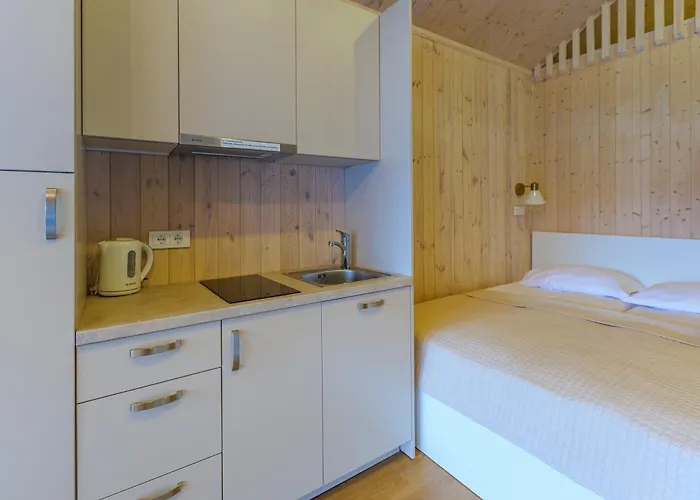 Namelis Genio 7 بيت للعطل بالانغا